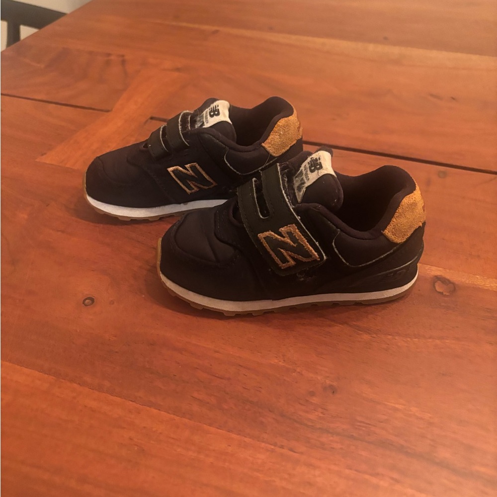 New Balance 574 Kids' Black and Tan Sneakers